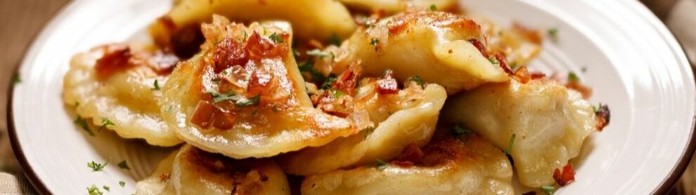 Descubre la deliciosa gastronomía polaca: Los platos típicos que no te puedes perder