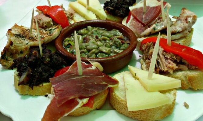 Descubre la gastronomía motrileña: los platos típicos que no puedes dejar de probar.